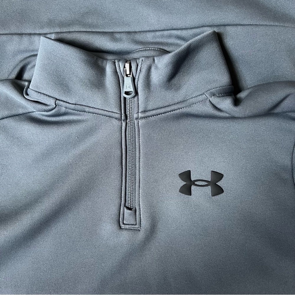 UNDER ARMOUR Youth Loose Fit 1/4 zip Pullover in Gray Size Medium - Picture 7 of 11